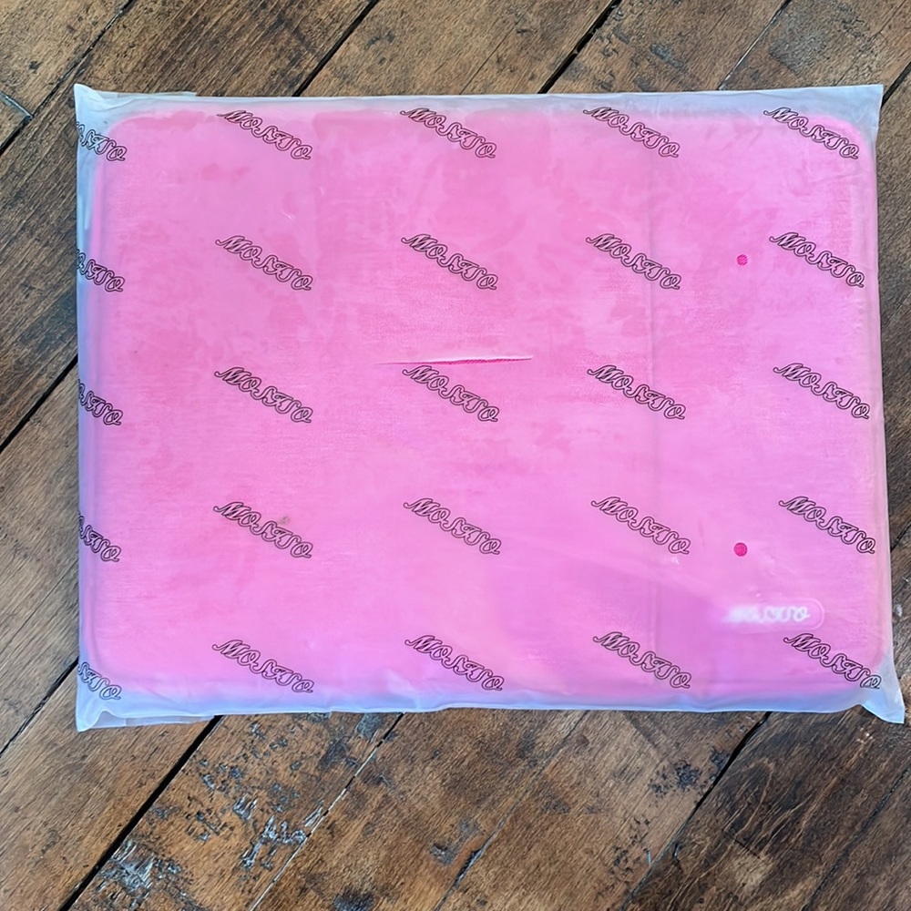 2/$30 BNIB - Mosiso Hot Pink 13.3 inch laptop case - Picture 3 of 6